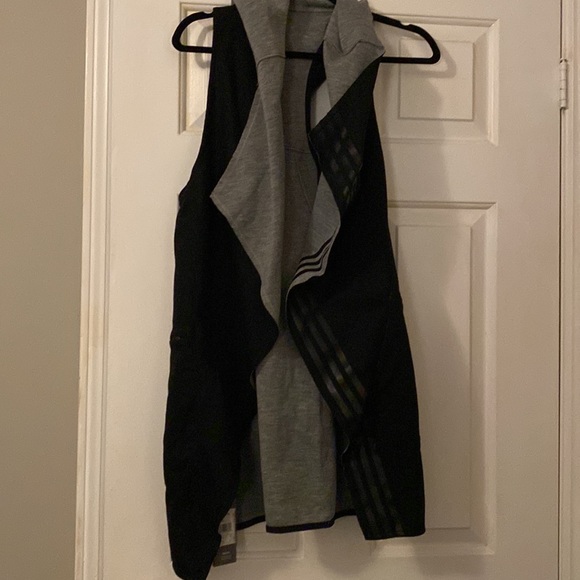 Adidas reversible Vest with hoodie - Picture 4 of 4